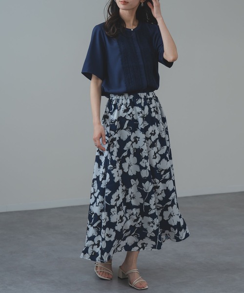 ANNA LUNA（アンナルナ）の「【ANNA LUNA】繊細 レース で華やぐ上品 半袖 ブラウス（シャツ/ブラウス・レディース・オフホワイト/ベージュ/ネイビー・MEDIUM）」の4枚目の写真