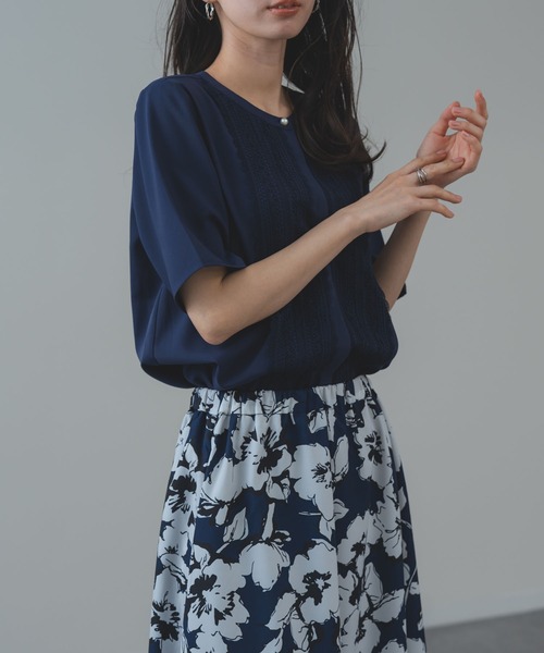 ANNA LUNA（アンナルナ）の「【ANNA LUNA】繊細 レース で華やぐ上品 半袖 ブラウス（シャツ/ブラウス・レディース・オフホワイト/ベージュ/ネイビー・MEDIUM）」の9枚目の写真