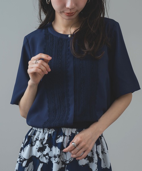 ANNA LUNA（アンナルナ）の「【ANNA LUNA】繊細 レース で華やぐ上品 半袖 ブラウス（シャツ/ブラウス・レディース・オフホワイト/ベージュ/ネイビー・MEDIUM）」の10枚目の写真