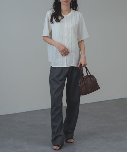 ANNA LUNA（アンナルナ）の「【ANNA LUNA】繊細 レース で華やぐ上品 半袖 ブラウス（シャツ/ブラウス・レディース・オフホワイト/ベージュ/ネイビー・MEDIUM）」の13枚目の写真