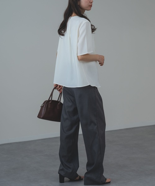 ANNA LUNA（アンナルナ）の「【ANNA LUNA】繊細 レース で華やぐ上品 半袖 ブラウス（シャツ/ブラウス・レディース・オフホワイト/ベージュ/ネイビー・MEDIUM）」の15枚目の写真