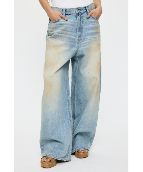 MOUSSY(マウジー)の「【再入荷】DIRTY COCOON BAGGY(デニムパンツ・レディース・ライトブルー・2/1/0)」の7枚目の写真
