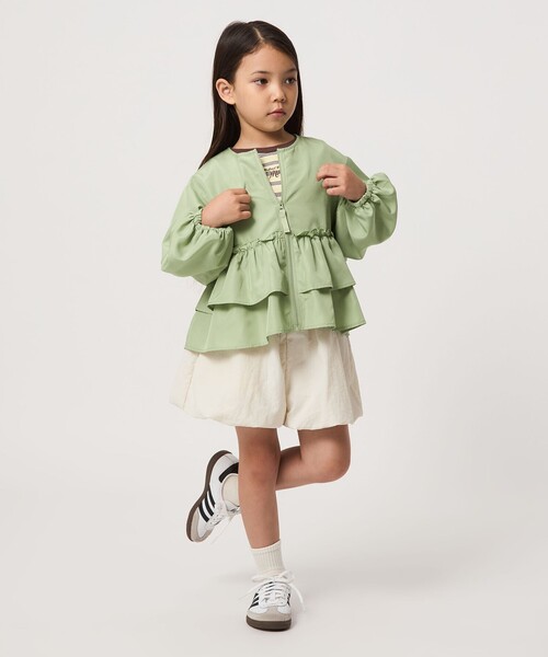 green label relaxing(グリーンレーベルリラクシング)の「フリル ギャザーブルゾン / キッズ 100cm-160cm 撥水 UVカット 遮熱(ナイロンジャケット・キッズ・ライラック/ブラック/ライム・130cm/110cm/160cm/100cm/120cm/140cm/150cm)」の11枚目の写真