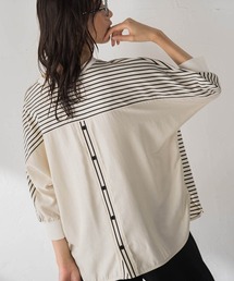 MAYSON GREY（メイソングレイ）の「ポンチローマBACK釦ドッキングプルオーバー（Tシャツ/カットソー）」