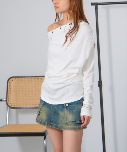 MEMECLE（メメクル）の「【 MEMECLE / メメクル 】アイレットワンショルダートップス（Tシャツ/カットソー・レディース・ライトグレー/ライトブルー/ブラック/ホワイト・FREE）」の6枚目の写真