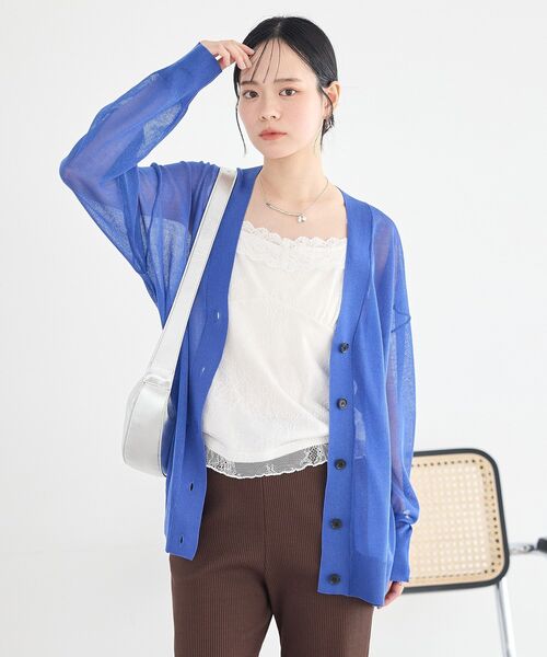 earth music&ecology（アースミュージックアンドエコロジー）の「【一部WEB限定】シアーVネックカーディガン（ニット/セーター・レディース・オフホワイト/イエロー/ブラウン/ブラック/レッド/グリーン/ブルー・FREE）」の22枚目の写真
