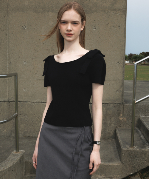 DEHEVE（デヘヴェ）の「Boat Neck Ribbon Knit [Black]（ニット/セーター・レディース・ブラック・OS）」の2枚目の写真