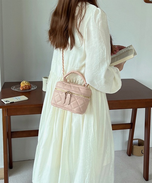 Jasmine Grandiflorum(ジャスミングランディフローラム)の「【Jasmine】チェーンレザーキルティングショルダーバッグ(ショルダーバッグ・レディース・ピンク/ブラック・FREE)」の12枚目の写真