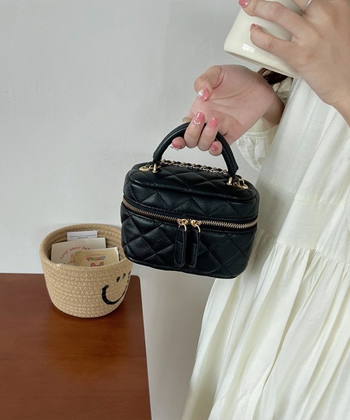 Jasmine Grandiflorum(ジャスミングランディフローラム)の「【Jasmine】チェーンレザーキルティングショルダーバッグ(ショルダーバッグ・レディース・ピンク/ブラック・FREE)」の4枚目の写真