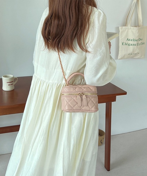 Jasmine Grandiflorum(ジャスミングランディフローラム)の「【Jasmine】チェーンレザーキルティングショルダーバッグ(ショルダーバッグ・レディース・ピンク/ブラック・FREE)」の13枚目の写真