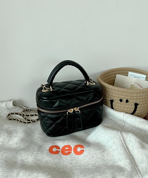Jasmine Grandiflorum(ジャスミングランディフローラム)の「【Jasmine】チェーンレザーキルティングショルダーバッグ(ショルダーバッグ・レディース・ピンク/ブラック・FREE)」の3枚目の写真
