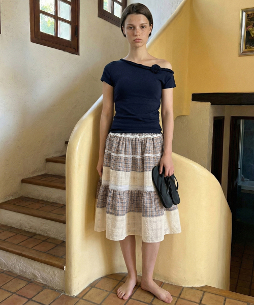 SINOON(シヌーン)の「Smocking Color Block Flare Skirt (Beige)(スカート・レディース・Beige・FREE)」の6枚目の写真