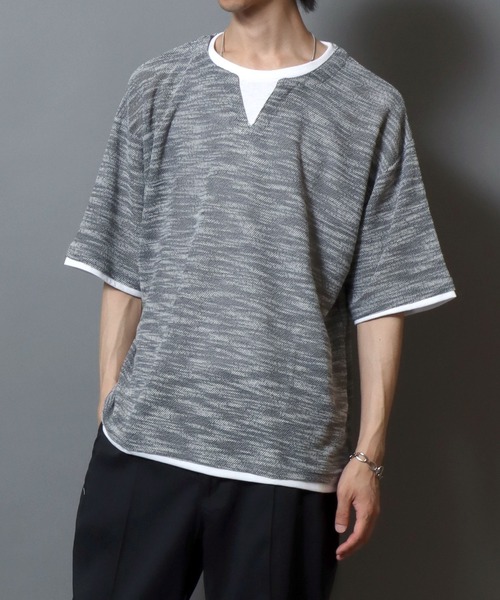 ANPAS（アンパス）の「Faux Layered Key-Neck Tee / フェイクレイヤード キーネック 半袖Tシャツ メンズ トップス カットソー ムジ 無地T（Tシャツ/カットソー・メンズ・チャコール/ブラック・M/L/LL）」の2枚目の写真