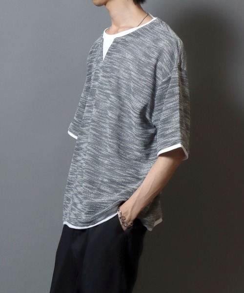 ANPAS（アンパス）の「Faux Layered Key-Neck Tee / フェイクレイヤード キーネック 半袖Tシャツ メンズ トップス カットソー ムジ 無地T（Tシャツ/カットソー・メンズ・チャコール/ブラック・M/L/LL）」の18枚目の写真