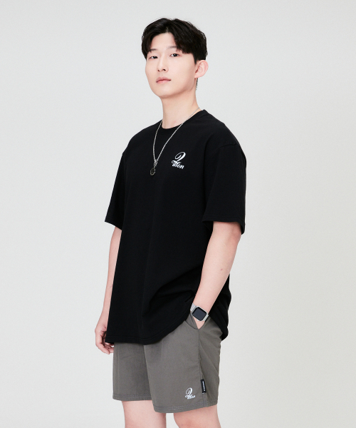QUTON(ク―トン)の「QロゴオーバーサイズヘビーハーフTシャツ_ブラック(Tシャツ/カットソー・メンズ・ブラック・1/2/3/4)」の3枚目の写真