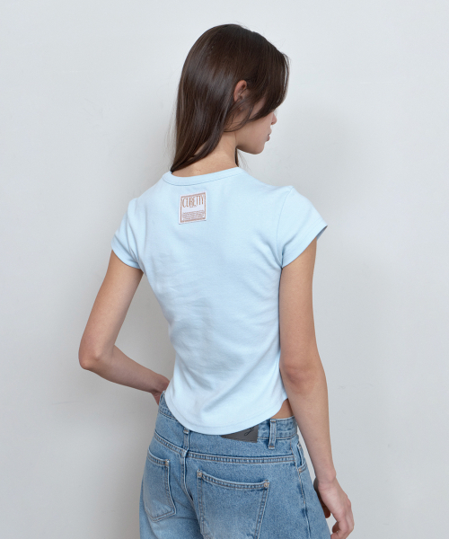 CURETTY(キュリティ)の「C 90S LINE BASIC T-SHIRT_LIGHT BLUE(Tシャツ/カットソー・レディース・スカイブルー・MEDIUM/SMALL)」の2枚目の写真