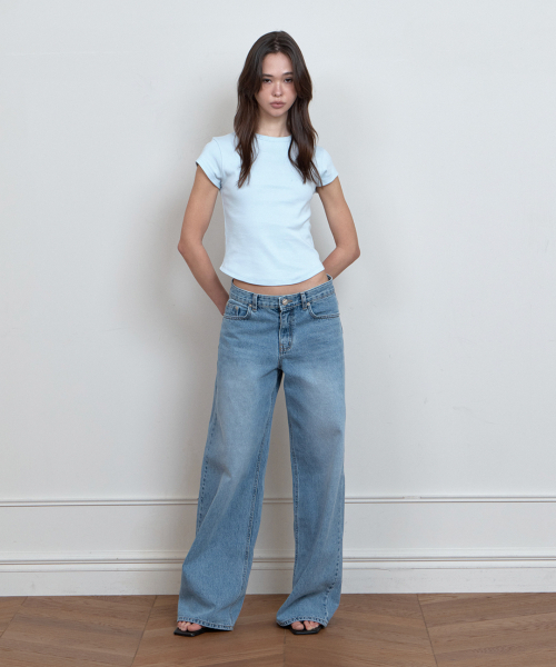 CURETTY(キュリティ)の「C 90S LINE BASIC T-SHIRT_LIGHT BLUE(Tシャツ/カットソー・レディース・スカイブルー・MEDIUM/SMALL)」の4枚目の写真