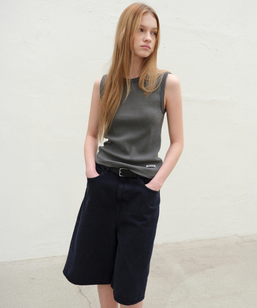 LEVAR(レバー)の「Crew-neck Sleeveless Top - Fade Charcoal(Tシャツ/カットソー・レディース・その他・FREE)」の2枚目の写真