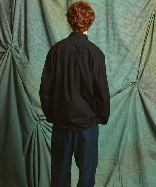 MAISON SPECIAL(メゾンスペシャル)の「《UNISEX》TW Drapery Gabardine Prime-Over Ovoid Sleeve Shirt/TWドレーパリーギャバジンプライムオーバーオボイドスリーブシャツ【MAISON SPECIAL/メゾンスペシャル】(シャツ/ブラウス・メンズ・ブラック/チャコールグレー・2/1/0)」の8枚目の写真
