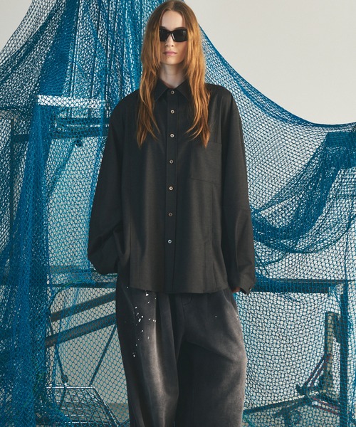 MAISON SPECIAL(メゾンスペシャル)の「《UNISEX》TW Drapery Gabardine Prime-Over Ovoid Sleeve Shirt/TWドレーパリーギャバジンプライムオーバーオボイドスリーブシャツ【MAISON SPECIAL/メゾンスペシャル】(シャツ/ブラウス・メンズ・ブラック/チャコールグレー・2/1/0)」の9枚目の写真