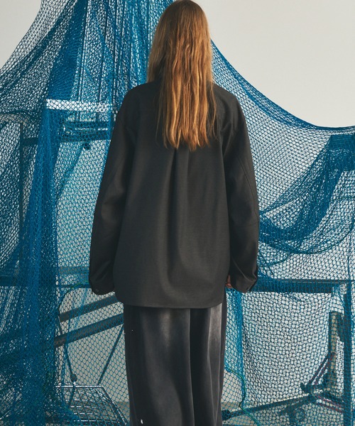 MAISON SPECIAL(メゾンスペシャル)の「《UNISEX》TW Drapery Gabardine Prime-Over Ovoid Sleeve Shirt/TWドレーパリーギャバジンプライムオーバーオボイドスリーブシャツ【MAISON SPECIAL/メゾンスペシャル】(シャツ/ブラウス・メンズ・ブラック/チャコールグレー・2/1/0)」の11枚目の写真