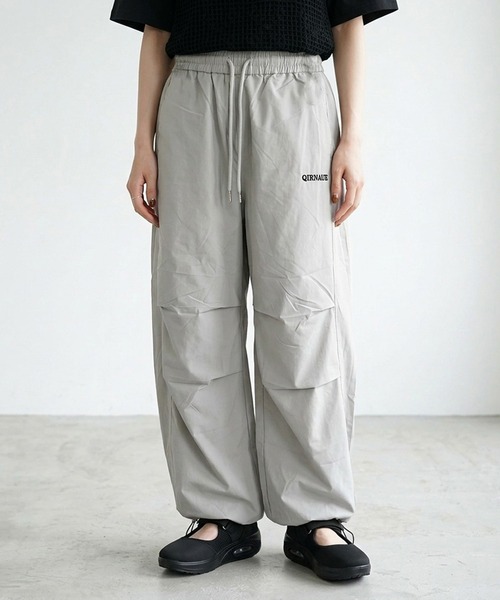 CRB（シーアールビー）の「ナイロン風刺繍ロゴカーブパンツ（カーゴパンツ・レディース・グレー/オレンジ/ブラック・F）」の3枚目の写真