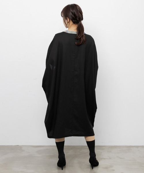 iS ScoLar（イズスカラー）の「562254：花咲く海辺の街並み柄 アシメドレープワンピース（ワンピース・レディース・カーキ/ブラック・M）」の8枚目の写真