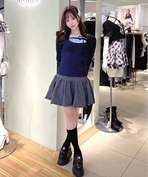 one way(ワンウェイ)の「W釦レイヤードカットソー(Tシャツ/カットソー・レディース・グレー/ホワイト/ブラック/ネイビー・FREE)」の6枚目の写真
