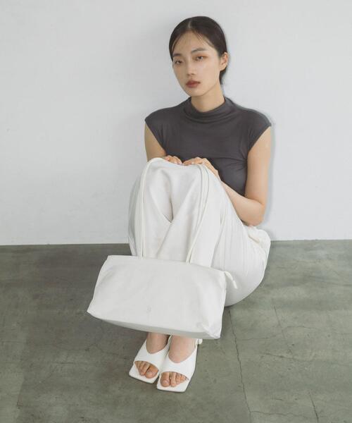 RODE SKO(ロデスコ)の「hun RODESKO Dual pouch boston(ボストンバッグ・レディース・ホワイト/ブラック・-)」の3枚目の写真