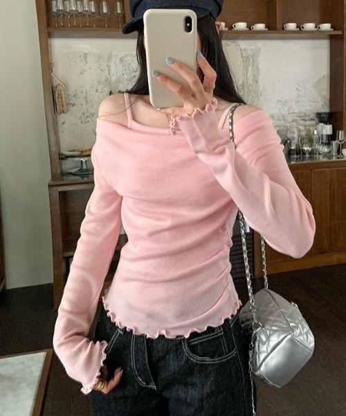 Vipoa（ヴィポア）の「レイヤードオフショルトップス（Tシャツ/カットソー・レディース・レッド/ブラック/ベージュ/ピンク・FREE）」の12枚目の写真
