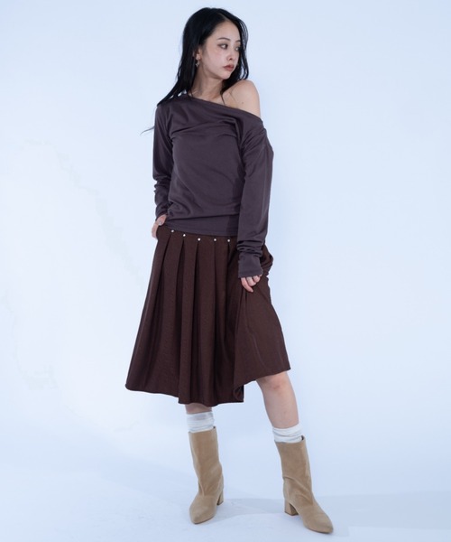 Haze Reverie(ヘイズレヴァリー)の「ワンショルタックトップス(Tシャツ/カットソー・レディース・ブラック/ホワイト/ブラウン・FREE)」の13枚目の写真