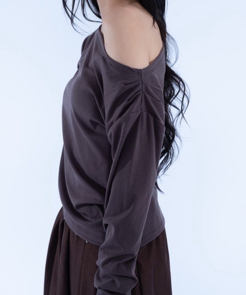 Haze Reverie(ヘイズレヴァリー)の「ワンショルタックトップス(Tシャツ/カットソー・レディース・ブラック/ホワイト/ブラウン・FREE)」の11枚目の写真
