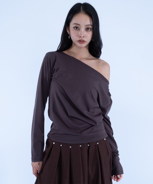 Haze Reverie(ヘイズレヴァリー)の「ワンショルタックトップス(Tシャツ/カットソー・レディース・ブラック/ホワイト/ブラウン・FREE)」の8枚目の写真
