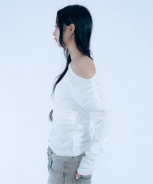 Haze Reverie(ヘイズレヴァリー)の「ワンショルタックトップス(Tシャツ/カットソー・レディース・ブラック/ホワイト/ブラウン・FREE)」の22枚目の写真