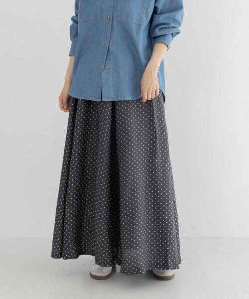 URBAN RESEARCH Sonny Label(アーバンリサーチサニーレーベル)の「『WEB限定』ドットプリントフレアスカート(スカート・レディース・ブラック系その他・36/38)」の1枚目の写真
