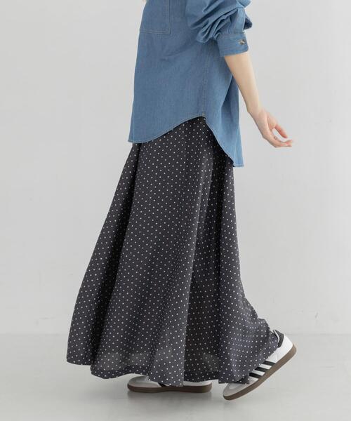 URBAN RESEARCH Sonny Label(アーバンリサーチサニーレーベル)の「『WEB限定』ドットプリントフレアスカート(スカート・レディース・ブラック系その他・36/38)」の3枚目の写真