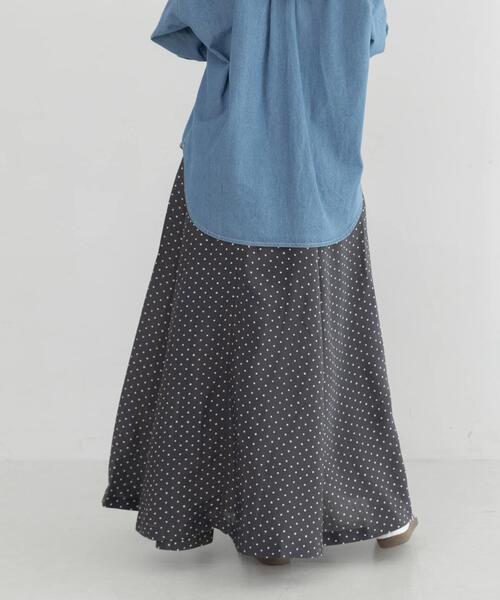 URBAN RESEARCH Sonny Label(アーバンリサーチサニーレーベル)の「『WEB限定』ドットプリントフレアスカート(スカート・レディース・ブラック系その他・36/38)」の4枚目の写真