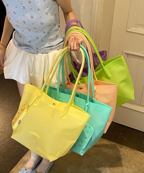 Vipoa(ヴィポア)の「Candy jelly bag(トートバッグ・レディース・イエロー/グリーン/コーラル/パープル/ミント・FREE)」の14枚目の写真