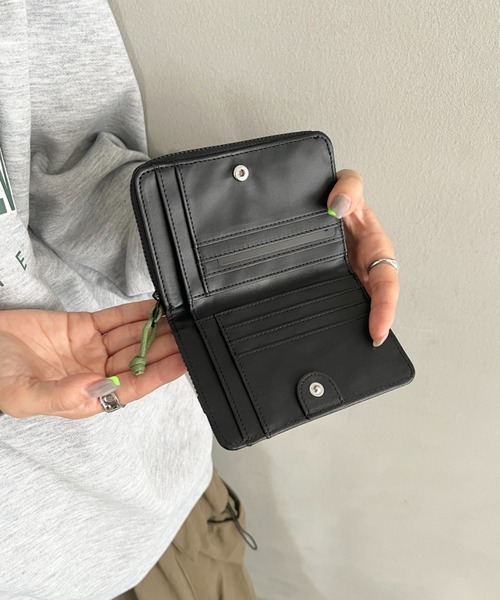 Lee(リー)の「【Lee.リー】BOXロゴ刺繍 ラウンドファスナー二つ折り財布(財布・メンズ・ブルー/ブラック/グリーン/レッド・FREE)」の8枚目の写真