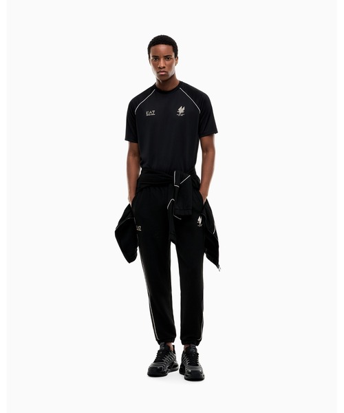 EMPORIO ARMANI EA7（エンポリオアルマーニイーエーセブン）の「<オンライン限定>【エンポリオ アルマーニ EA7】レギュラーフィット Tシャツ ジャージー Soccer サッカー（Tシャツ/カットソー・メンズ・ブラック・SMALL/X-LARGE/X-SMALL/MEDIUM/LARGE）」の4枚目の写真