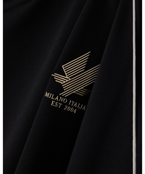 EMPORIO ARMANI EA7（エンポリオアルマーニイーエーセブン）の「<オンライン限定>【エンポリオ アルマーニ EA7】レギュラーフィット Tシャツ ジャージー Soccer サッカー（Tシャツ/カットソー・メンズ・ブラック・SMALL/X-LARGE/X-SMALL/MEDIUM/LARGE）」の8枚目の写真