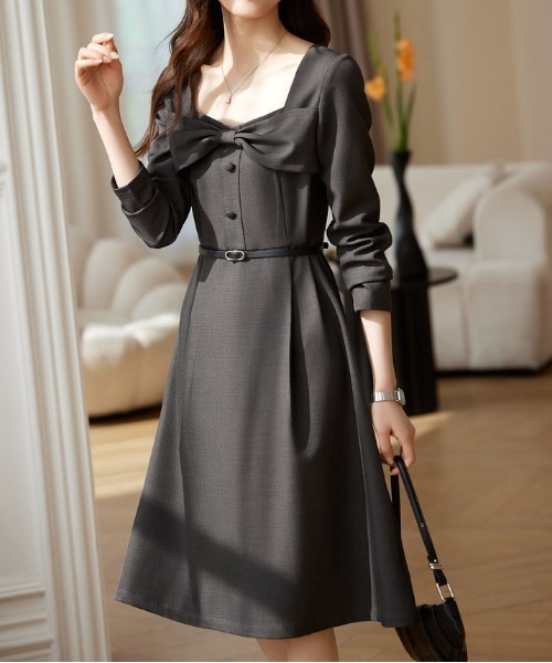 ＆soiree（アンドソワレ）の「ビッグリボンスクエアネックフレアワンピース（ワンピース・レディース・グレー・SMALL/MEDIUM/LARGE/X-LARGE）」の3枚目の写真