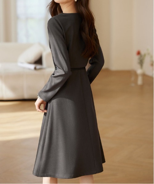 ＆soiree（アンドソワレ）の「ビッグリボンスクエアネックフレアワンピース（ワンピース・レディース・グレー・SMALL/MEDIUM/LARGE/X-LARGE）」の4枚目の写真