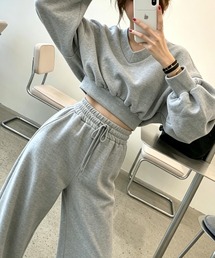 Vネックトトップスレーナーセットアップ