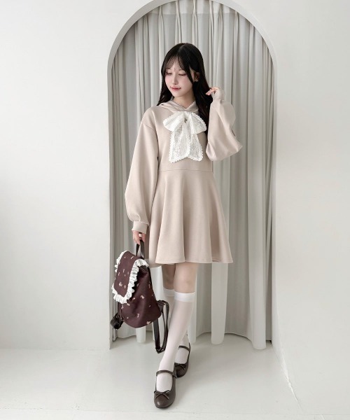 F i.n.t(フィント)の「レースリボンダンボールニットワンピース/fint フィント(ワンピース・レディース・ブルー/ピンクベージュ・FREE)」の2枚目の写真