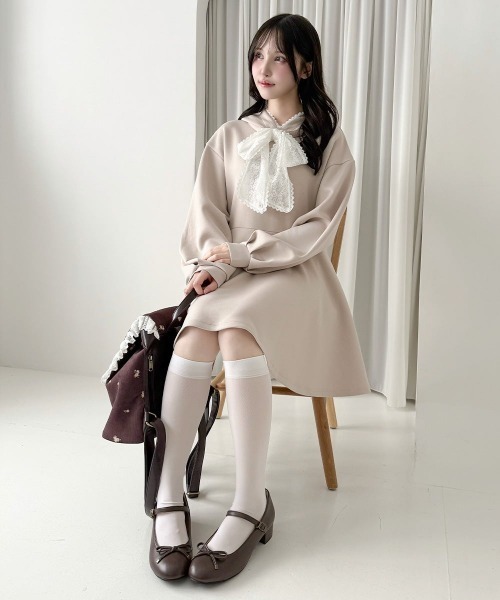 F i.n.t(フィント)の「レースリボンダンボールニットワンピース/fint フィント(ワンピース・レディース・ブルー/ピンクベージュ・FREE)」の4枚目の写真