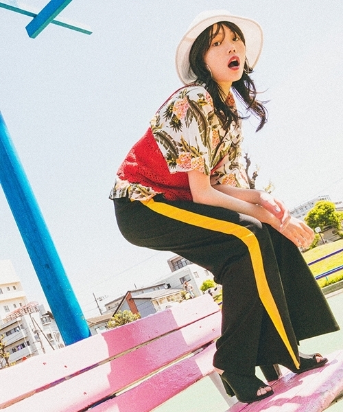 WEGO(ウィゴー)の「WEGO/スエードミュールサンダル(サンダル・レディース・ブラック/オレンジ/イエロー/ピンク/グレー/グリーン/ブラウン/インディゴブルー・MEDIUM/LARGE)」の12枚目の写真