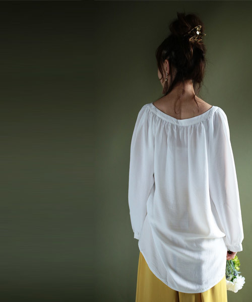 antiqua（アンティカ）の「ギャザータックトップス（シャツ/ブラウス・レディース・ブルー/ホワイト・FREE）」の3枚目の写真