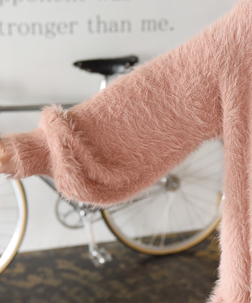 Luz Llena（ラズレナ）の「フェザーニットロングカーディガン（カーディガン/ボレロ・レディース・オフホワイト/グレー/スモークピンク・MEDIUM）」の7枚目の写真