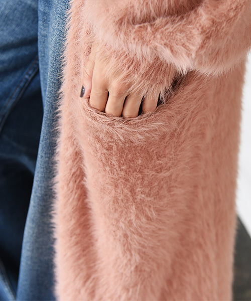 Luz Llena（ラズレナ）の「フェザーニットロングカーディガン（カーディガン/ボレロ・レディース・オフホワイト/グレー/スモークピンク・MEDIUM）」の9枚目の写真